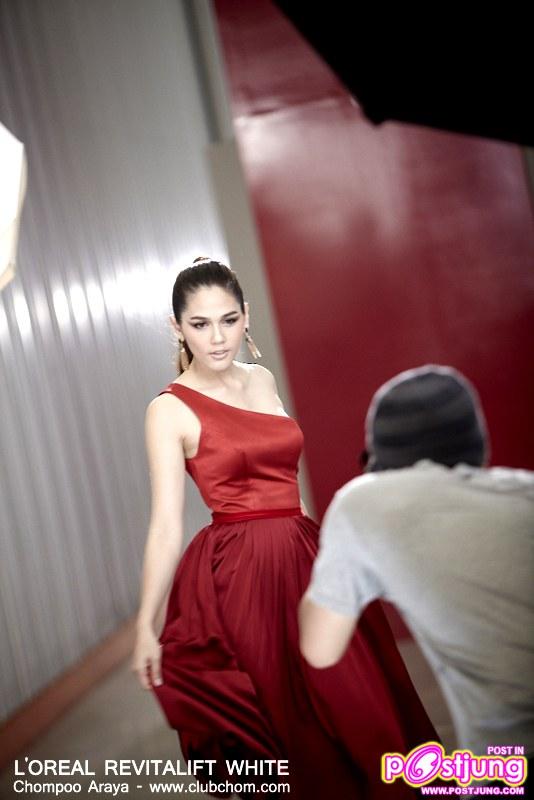 ชมพู่ อารยา สวยสง่ามากบนพรหมแดง