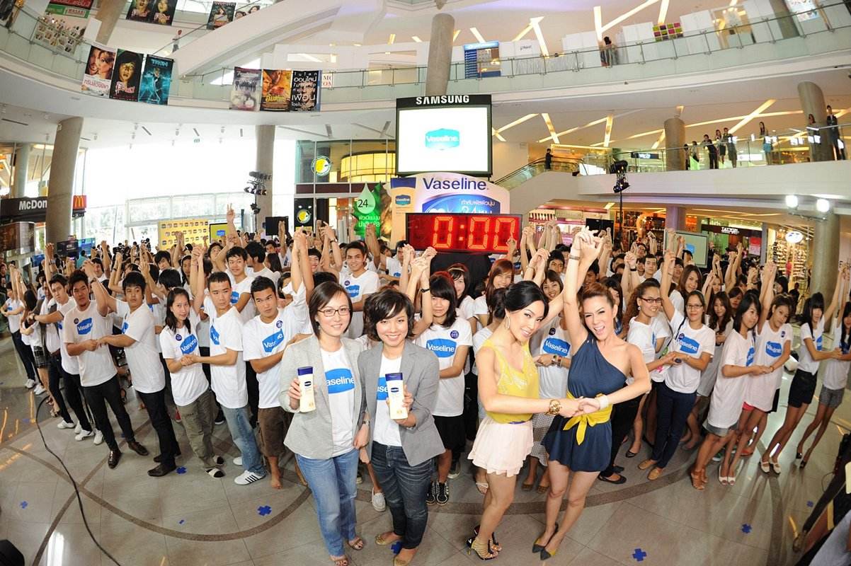 เมย์ เฟื่อง + เมย์ พิชญ์ ในงาน Vaseline
