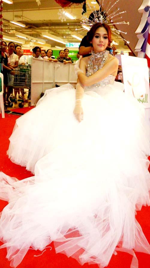 ชมพู่ แปลงร่างเป็นเจ้าหญิงในเทพนิยาย