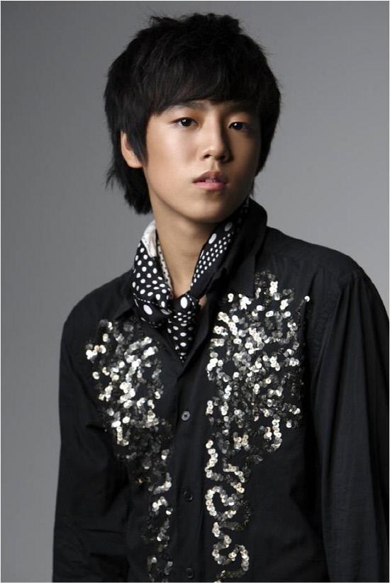 ลี ฮยอน วู/이현우 / Lee Hyun Woo