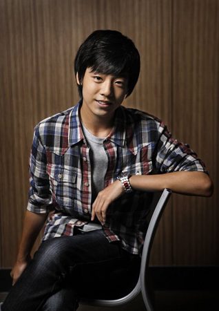 ลี ฮยอน วู/이현우 / Lee Hyun Woo