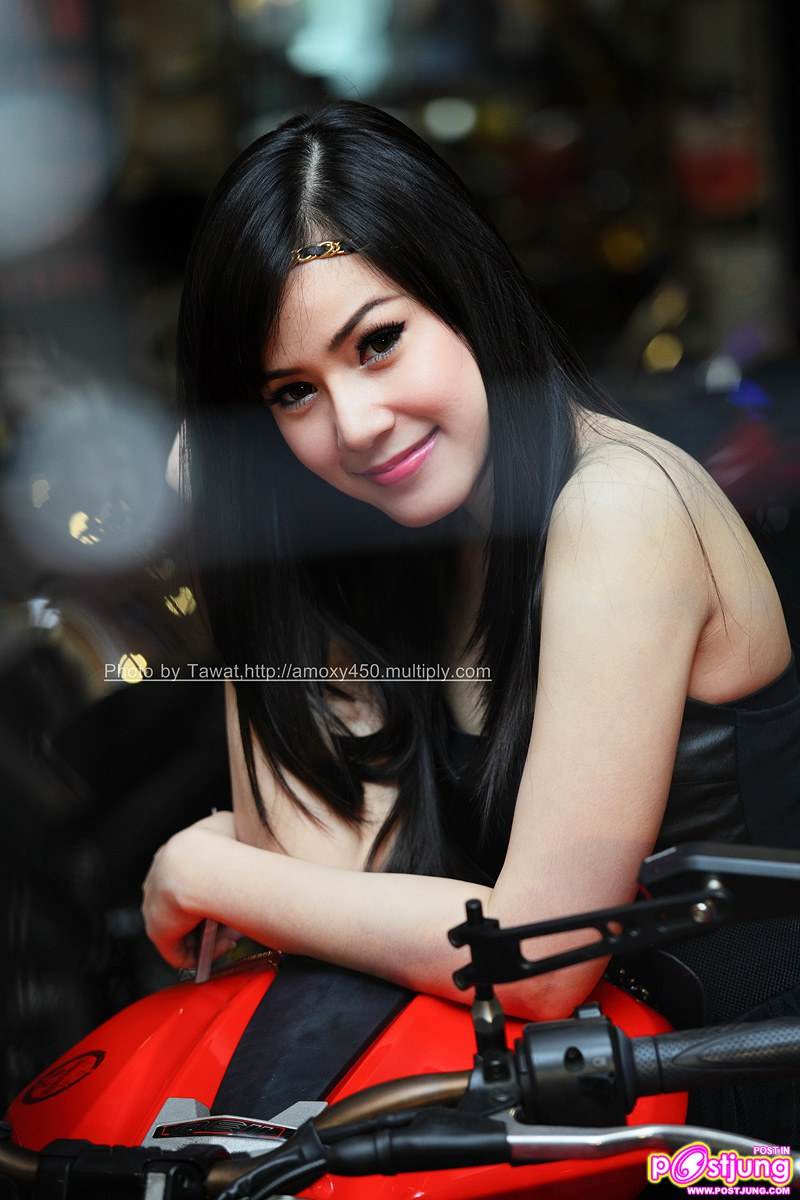 พริตตี้ น่ารักๆ ครับ