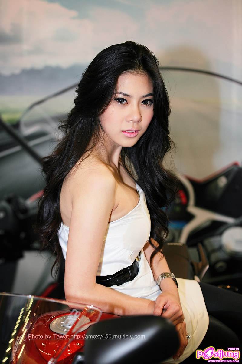 พริตตี้ น่ารักๆ ครับ