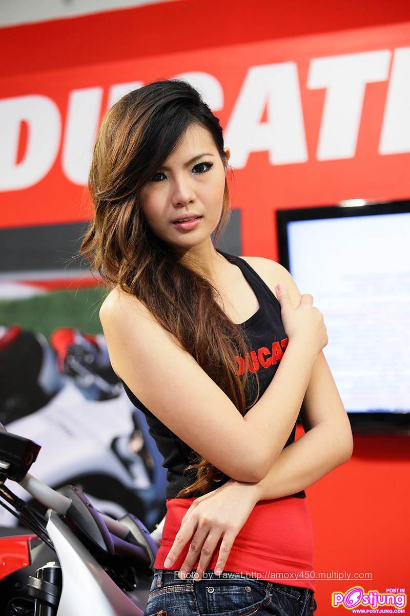 พริตตี้ น่ารักๆ ครับ