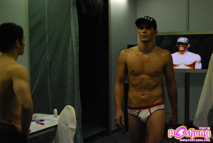 [Backstage] AMAT Fashion Show @ FAME 2010 [22 Oct 2010]