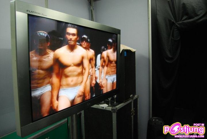 [Backstage] AMAT Fashion Show @ FAME 2010 [22 Oct 2010]