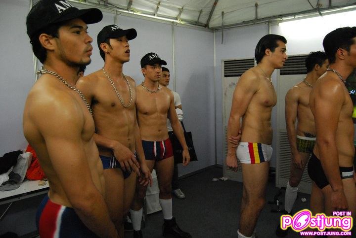 [Backstage] AMAT Fashion Show @ FAME 2010 [22 Oct 2010]