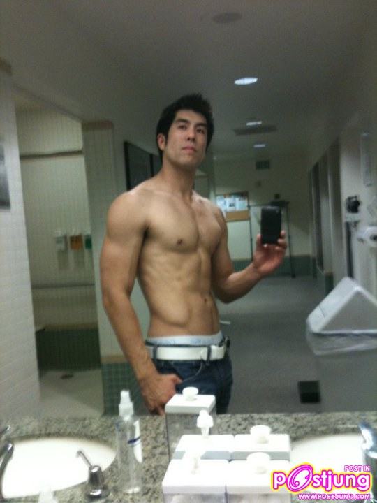 Eber Hwang (เอเบอร์ หวง) หนุ่มตี๋หล่อล่ำสายเลือดไต้หวัน