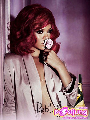รูปโปรโมตน้ำหอม Rihanna Reb'l Fleur