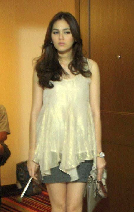 ชมพู่ อารยา กับเสื้อผ้าแบรนด์ Siam Square ที่ใส่ในละคร