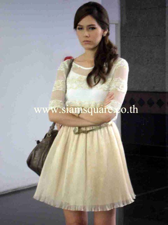 ชมพู่ อารยา กับเสื้อผ้าแบรนด์ Siam Square ที่ใส่ในละคร