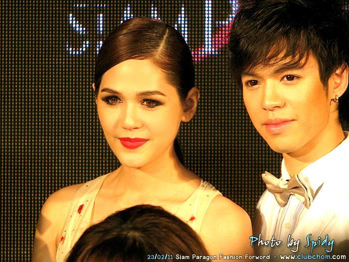 ชมพู่ อารยา มาในชุดฟินนาเล่ในงาน Siam Paragon Fashion Forword