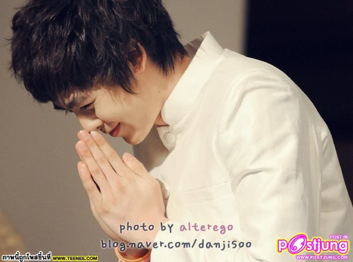 มาดูนิชคุณไหว้แบบไทย ๆกัน