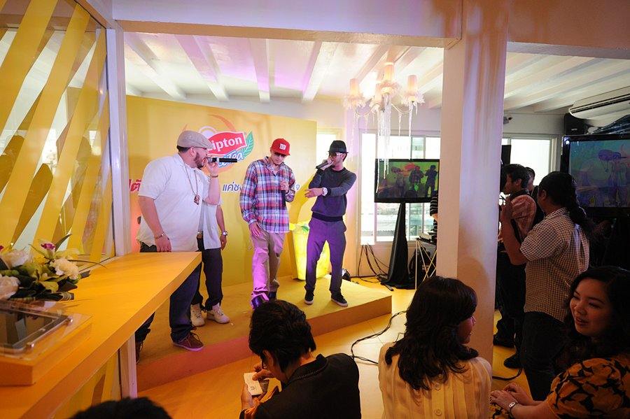 เป้ย วู้ดดี้ ไทเทเนี่ยม เปิดงาน Lipton Ice Bar