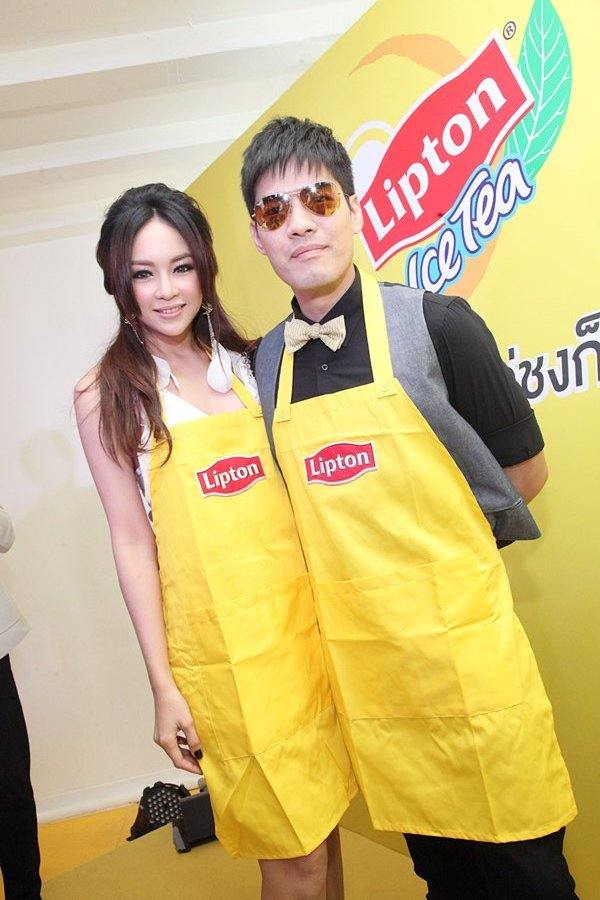 เป้ย วู้ดดี้ ไทเทเนี่ยม เปิดงาน Lipton Ice Bar