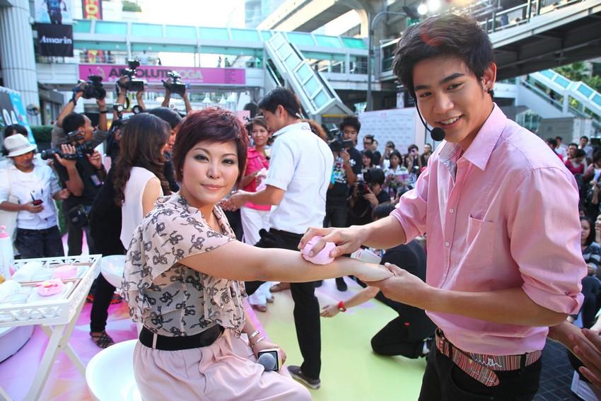 น้องพอชขัดผิวป้าจีนที่งาน Citra