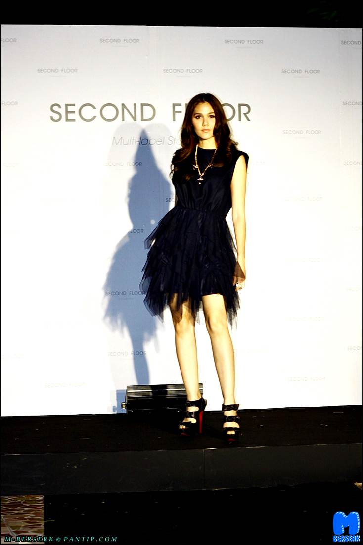 ชมพู่ อารยา @Second Floor, Park Lane Ekamai