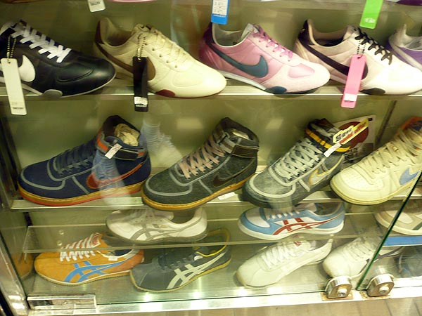 ไป Shopping กับ หวาน กันค่ะ