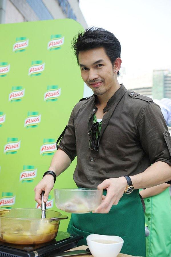 พ่อครัวคนอร์ พล-สมาร์ท-ต้าร์-อั้ม