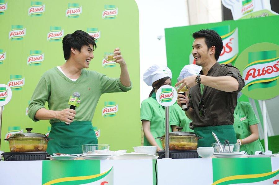 พ่อครัวคนอร์ พล-สมาร์ท-ต้าร์-อั้ม