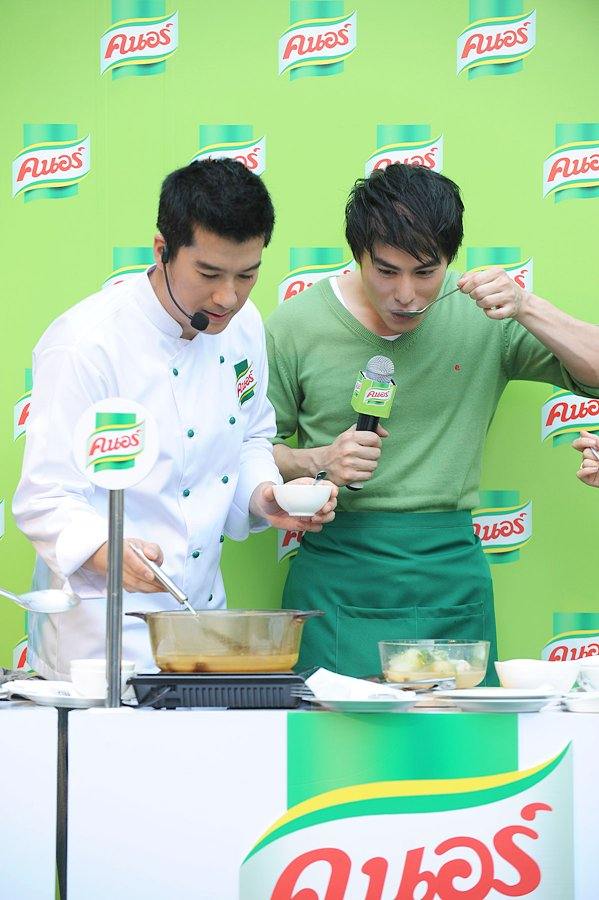 พ่อครัวคนอร์ พล-สมาร์ท-ต้าร์-อั้ม