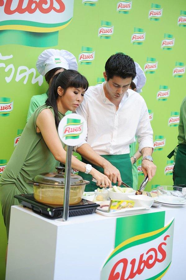 พ่อครัวคนอร์ พล-สมาร์ท-ต้าร์-อั้ม