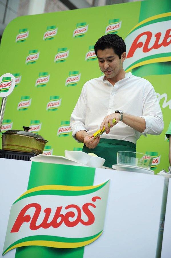 พ่อครัวคนอร์ พล-สมาร์ท-ต้าร์-อั้ม