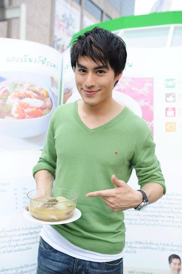 พ่อครัวคนอร์ พล-สมาร์ท-ต้าร์-อั้ม