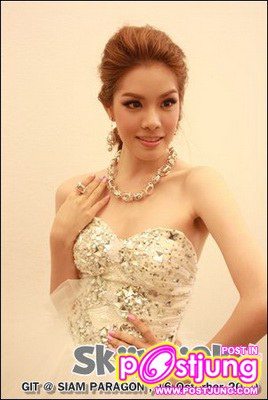 เกรซ แกรนด์ แกรนท์ ด้วยเศียรเกล้า