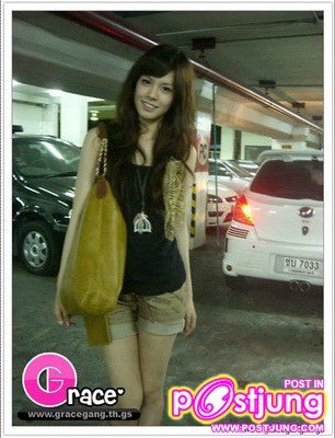 เกรซ แกรนด์ แกรนท์ ด้วยเศียรเกล้า