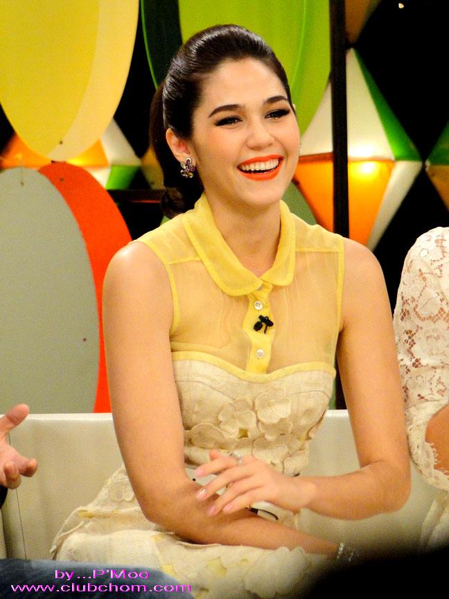 ชมพู่ อารยา ในรายการราตรีสโมสร สวยมากๆ