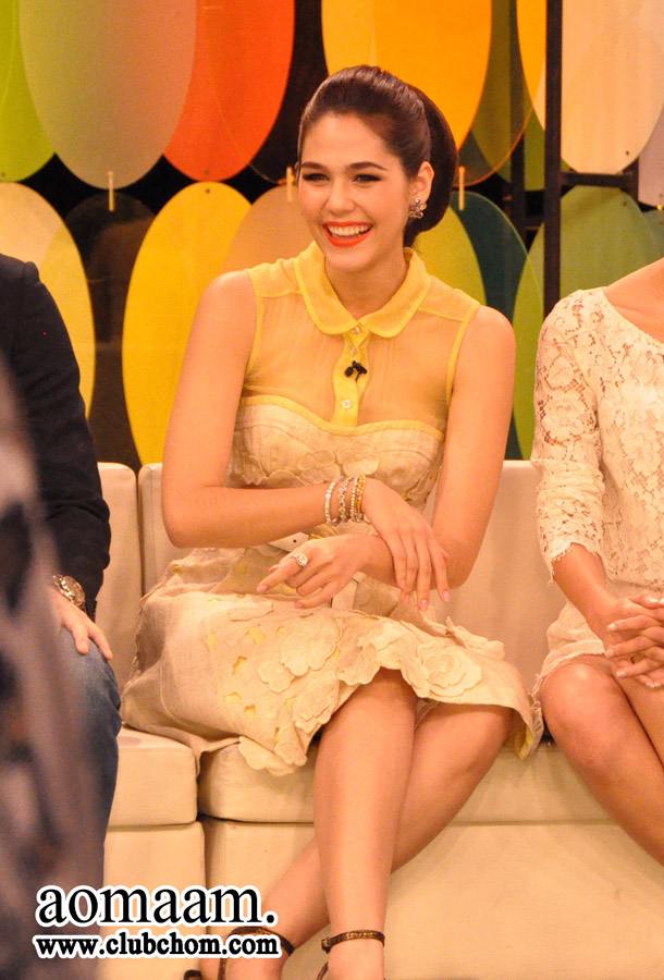 ชมพู่ อารยา ในรายการราตรีสโมสร สวยมากๆ