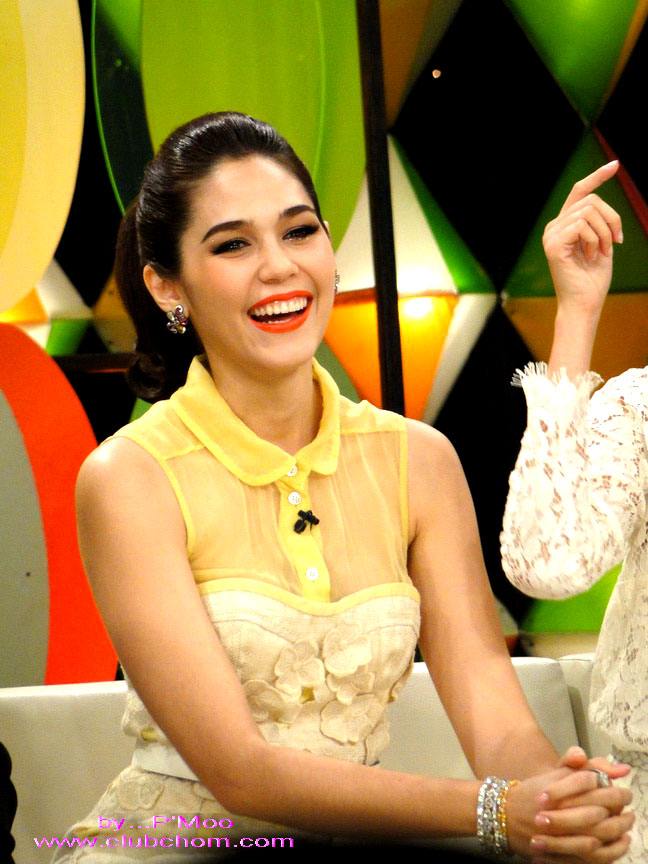 ชมพู่ อารยา ในรายการราตรีสโมสร สวยมากๆ