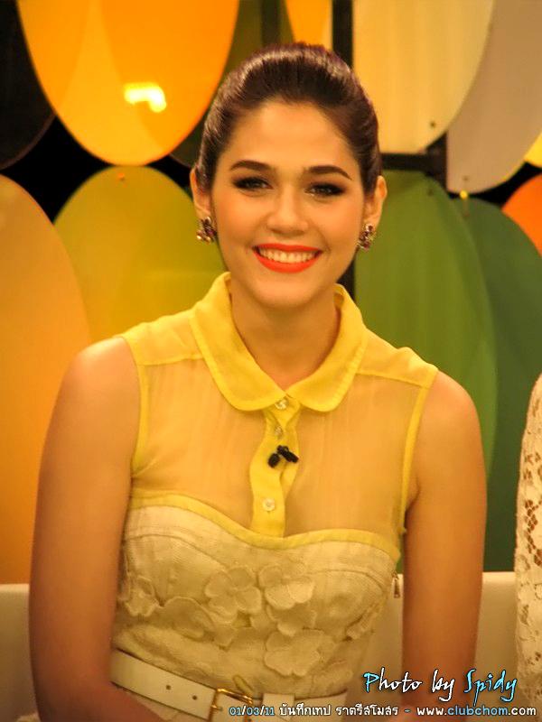 ชมพู่ อารยา ในรายการราตรีสโมสร สวยมากๆ