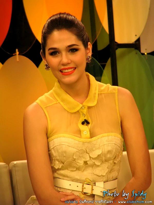 ชมพู่ อารยา ในรายการราตรีสโมสร สวยมากๆ