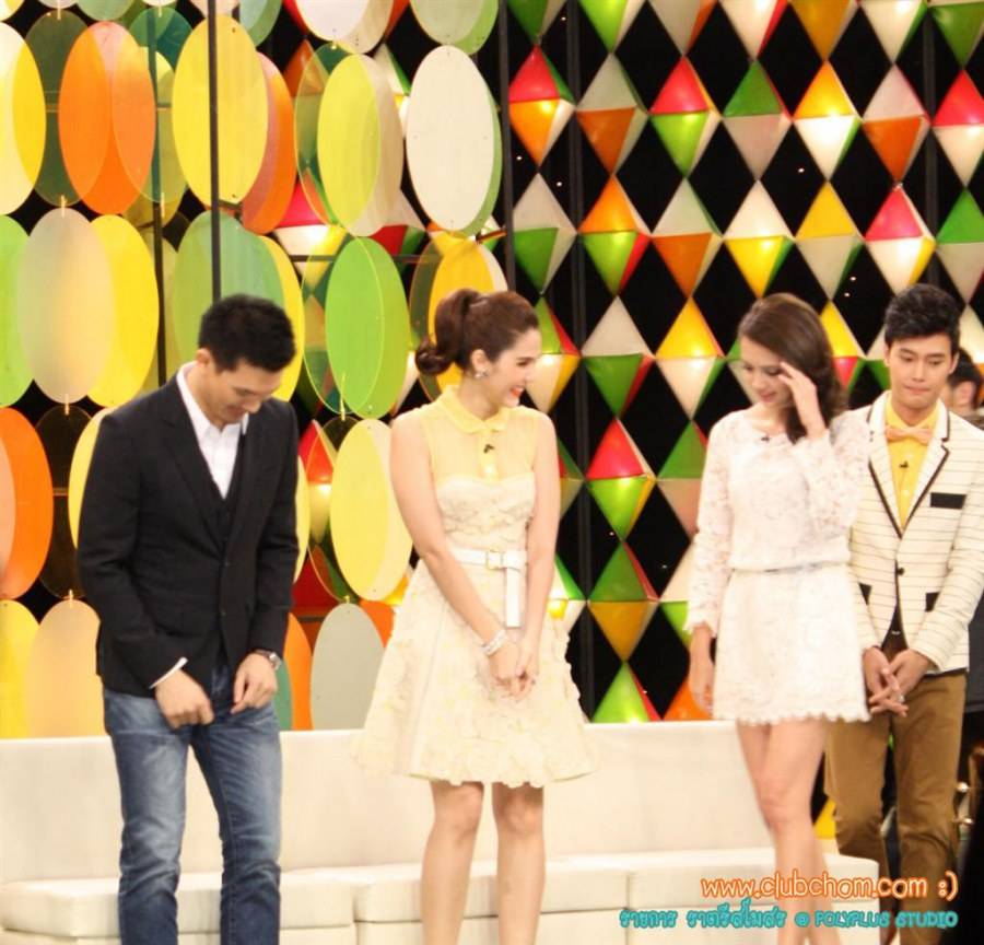 ชมพู่ อารยา ในรายการราตรีสโมสร สวยมากๆ
