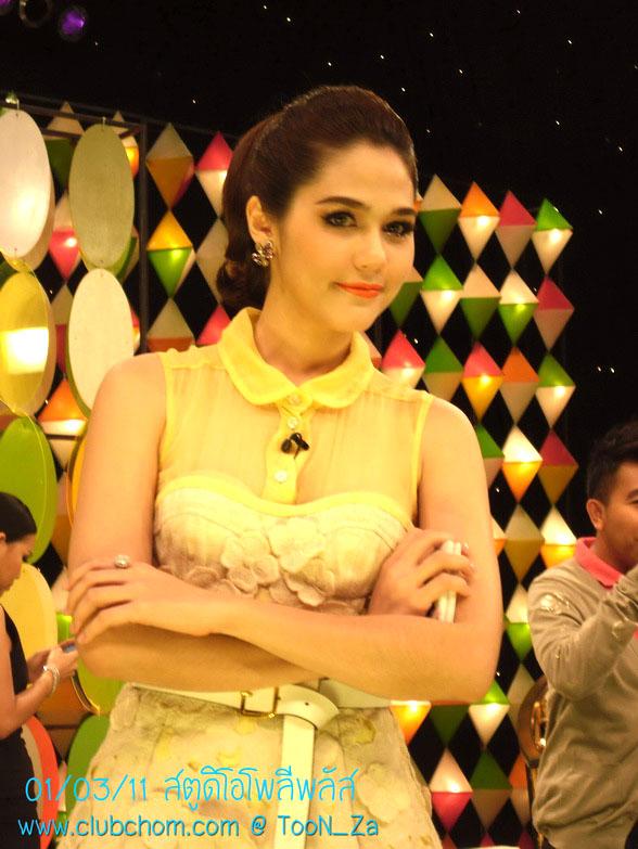 ชมพู่ อารยา ในรายการราตรีสโมสร สวยมากๆ