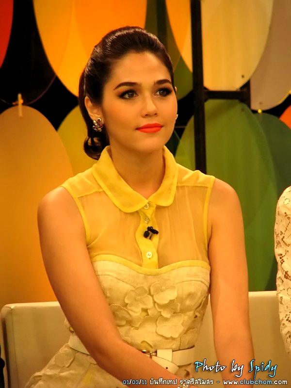 ชมพู่ อารยา ในรายการราตรีสโมสร สวยมากๆ