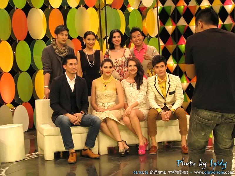 ชมพู่ อารยา ในรายการราตรีสโมสร สวยมากๆ