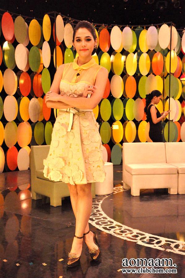 ชมพู่ อารยา ในรายการราตรีสโมสร สวยมากๆ