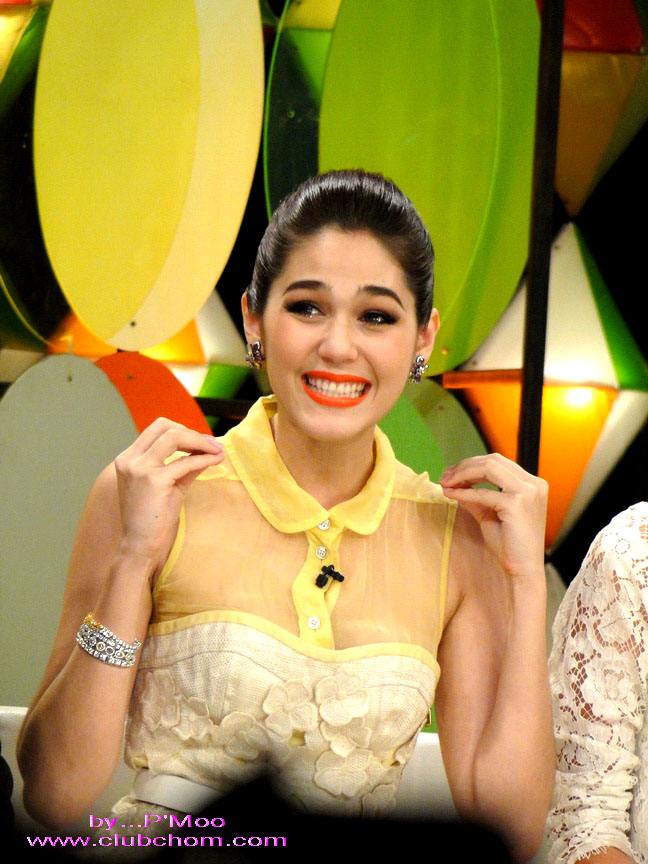 ชมพู่ อารยา ในรายการราตรีสโมสร สวยมากๆ
