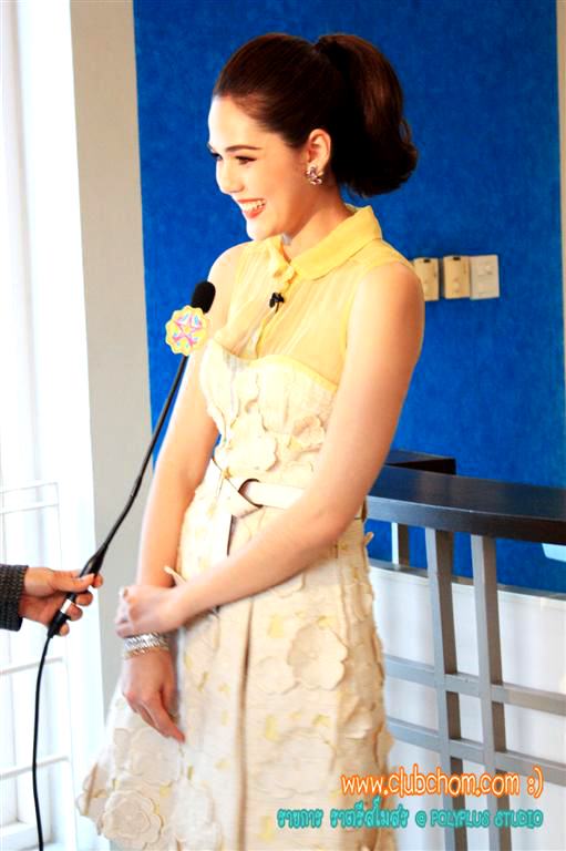 ชมพู่ อารยา ในรายการราตรีสโมสร สวยมากๆ