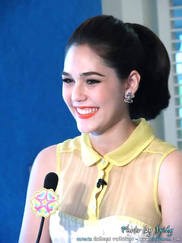 ชมพู่ อารยา ในรายการราตรีสโมสร สวยมากๆ