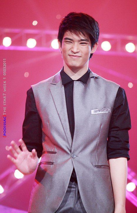 ชายกลาง แห่งบ้าน The star