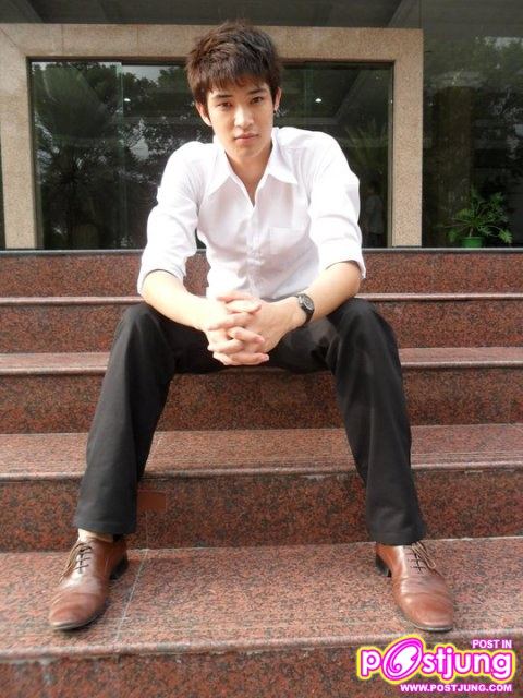 ชายกลาง แห่งบ้าน The star