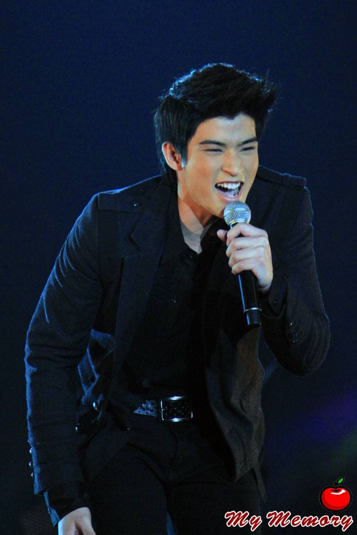 ตูมตาม   เบอร์ 1   หล่อโอโม่