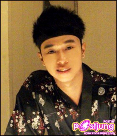 หนุ่ม ๆ จาก POST JUNG และ FACE BOOK