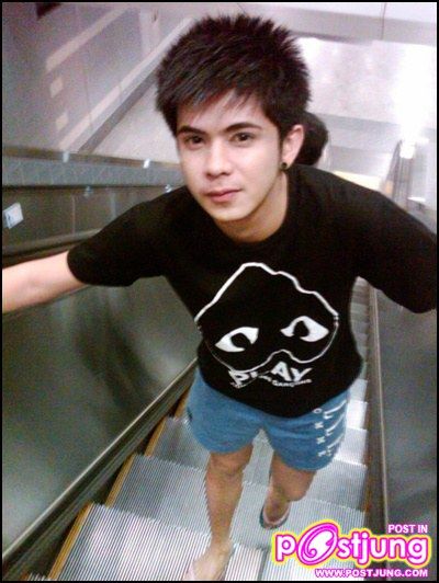 หนุ่ม ๆ จาก POST JUNG และ FACE BOOK