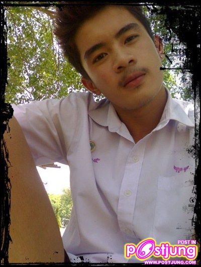 หนุ่ม ๆ จาก POST JUNG และ FACE BOOK