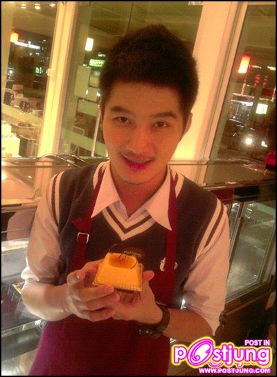 หนุ่ม ๆ จาก POST JUNG และ FACE BOOK